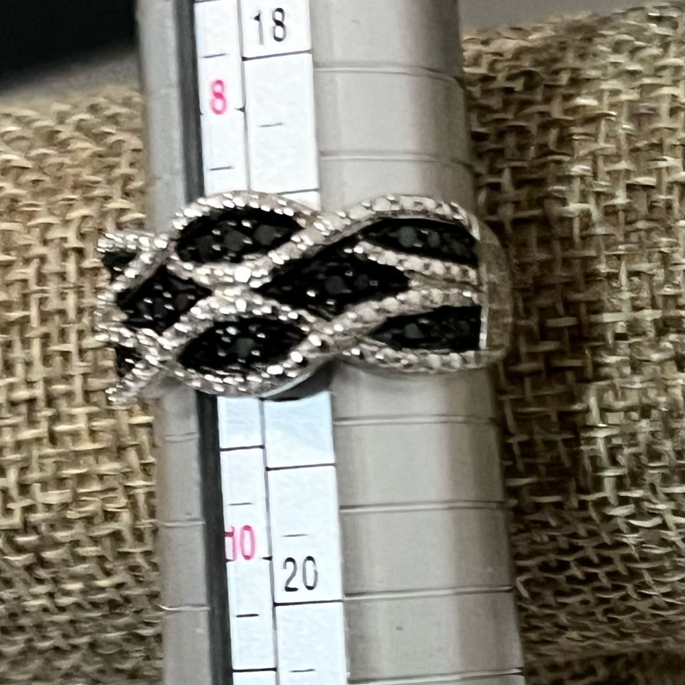 Kay Jeweler Loved Authentic Black Sapphire & Sterling Silver Criss-Cr… - Picture 11 of 12